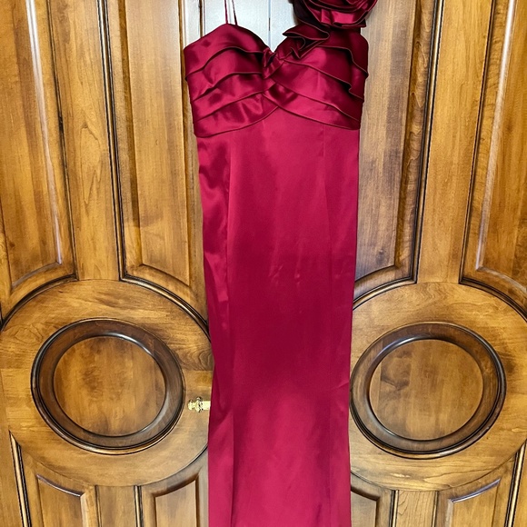 Marc Bouwer Red Rose Gown - Picture 3 of 7